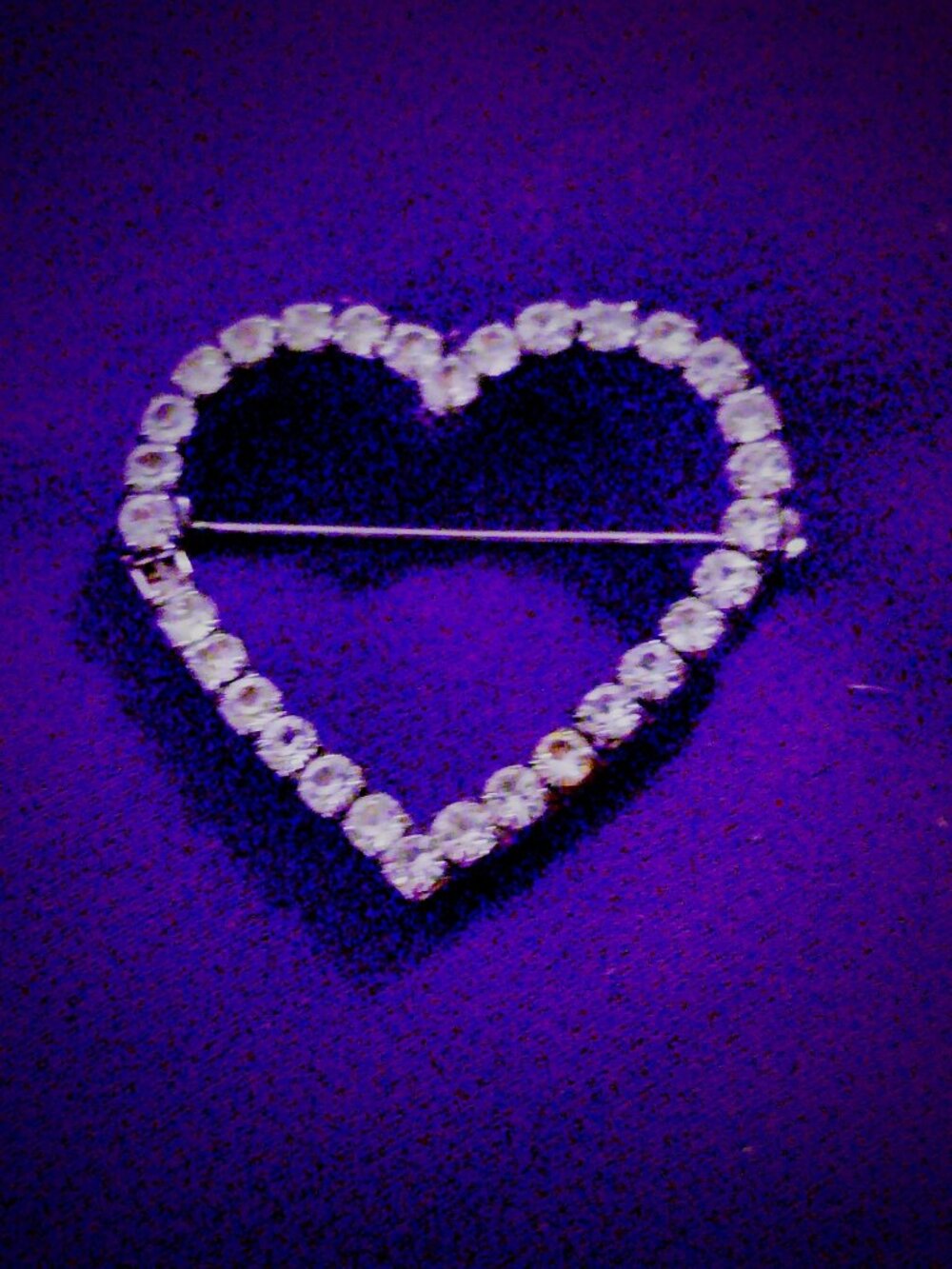Stunning Vintage Crystal Heart Brooch approx 1.5"x1.5"